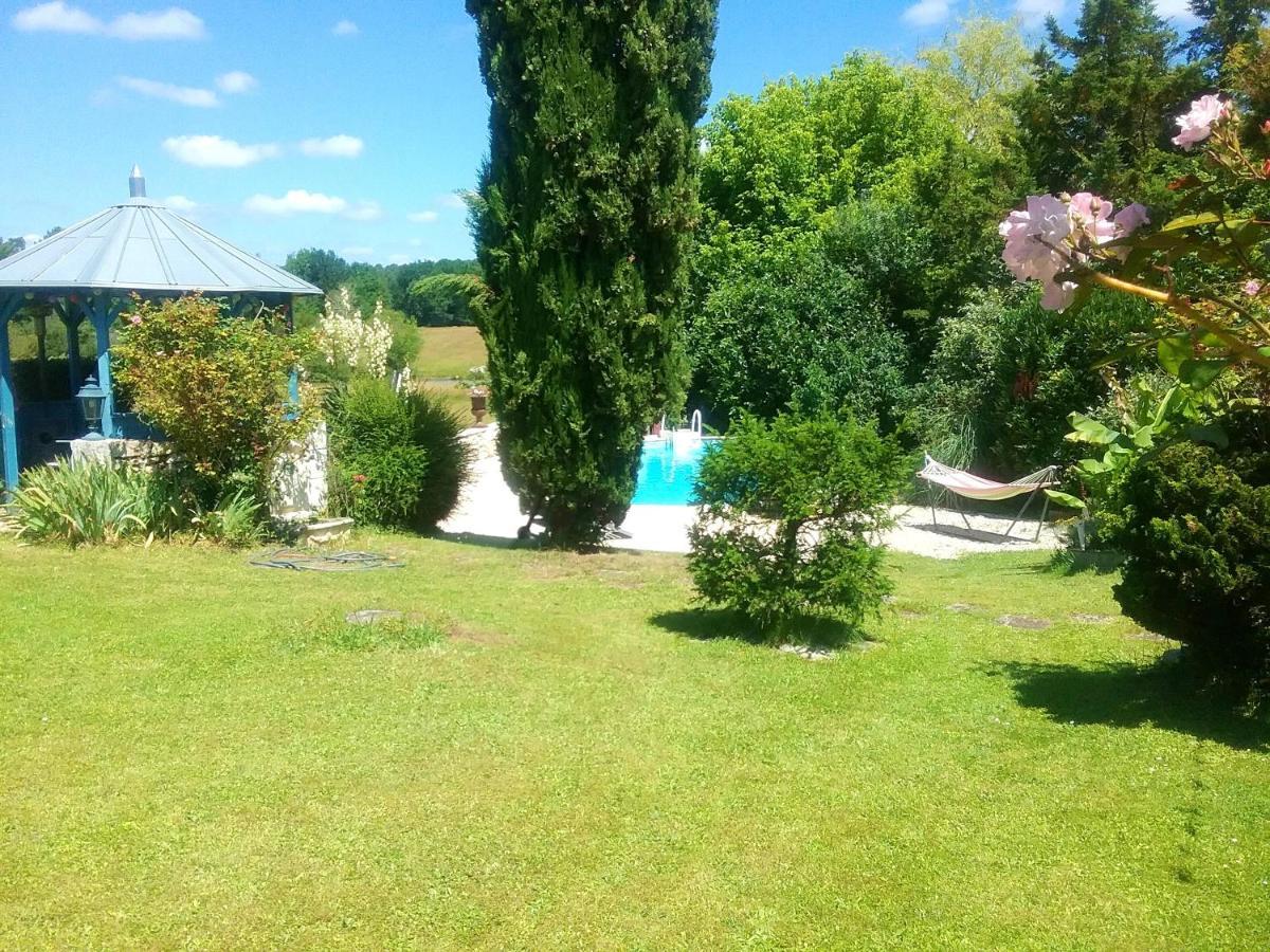 Villa de 3 chambres avec piscine partagee terrasse amenagee et wifi a Bosset Extérieur photo